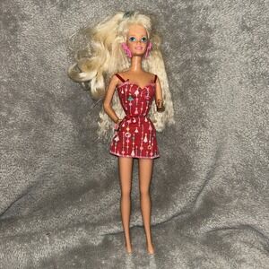 Vintage 1966‎ Barbie Doll In Christmas Dress E2